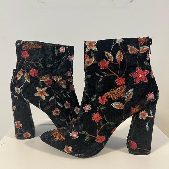 Velvet Embroidered Boohoo Ankle Boots High Heels - Picture 3 of 7
